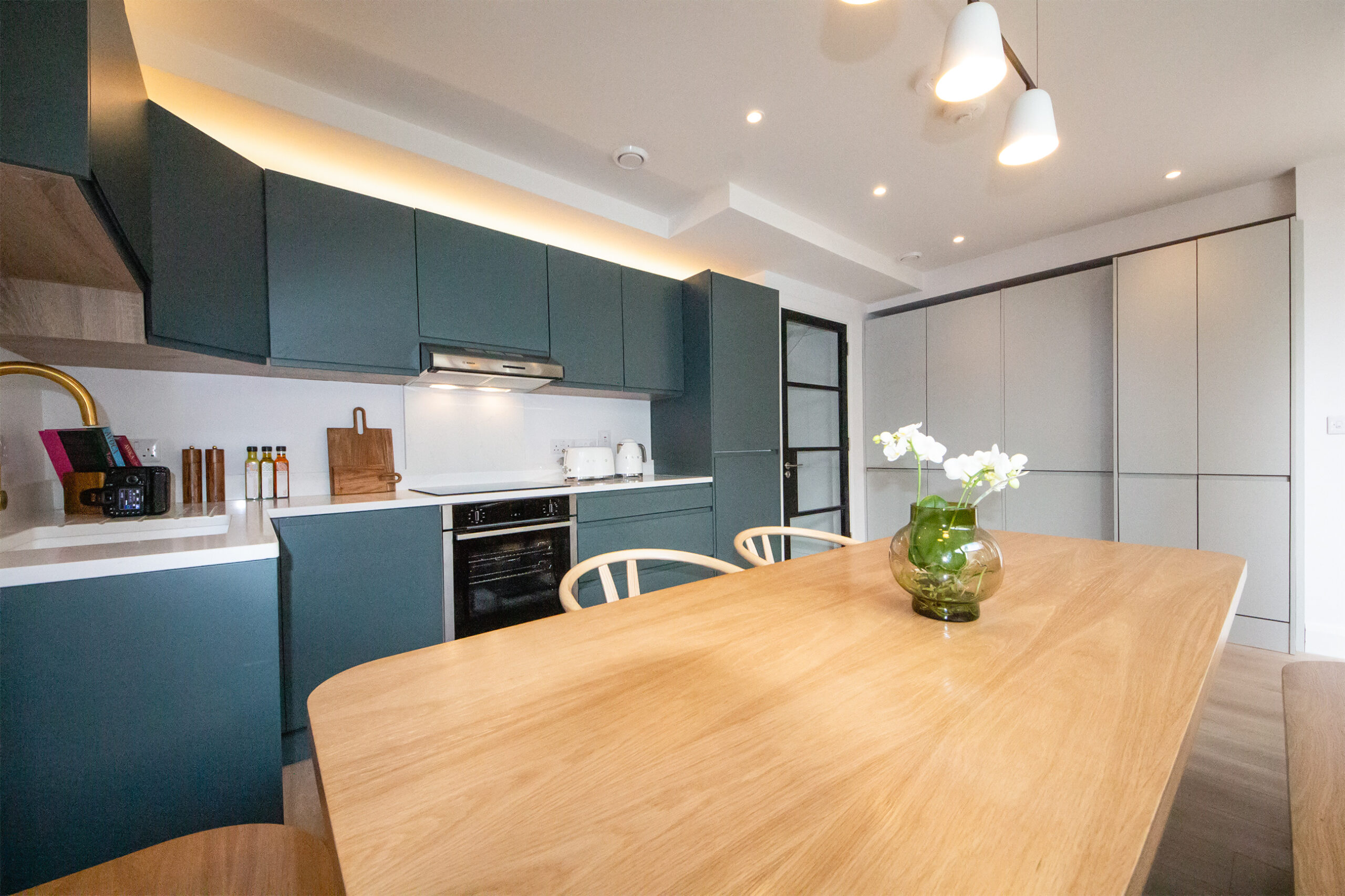 Custom wood tables and chairs in Dublin I Forja Works